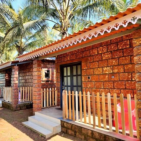 Saka Kadams Home Stay Guhāgar Exteriér fotografie